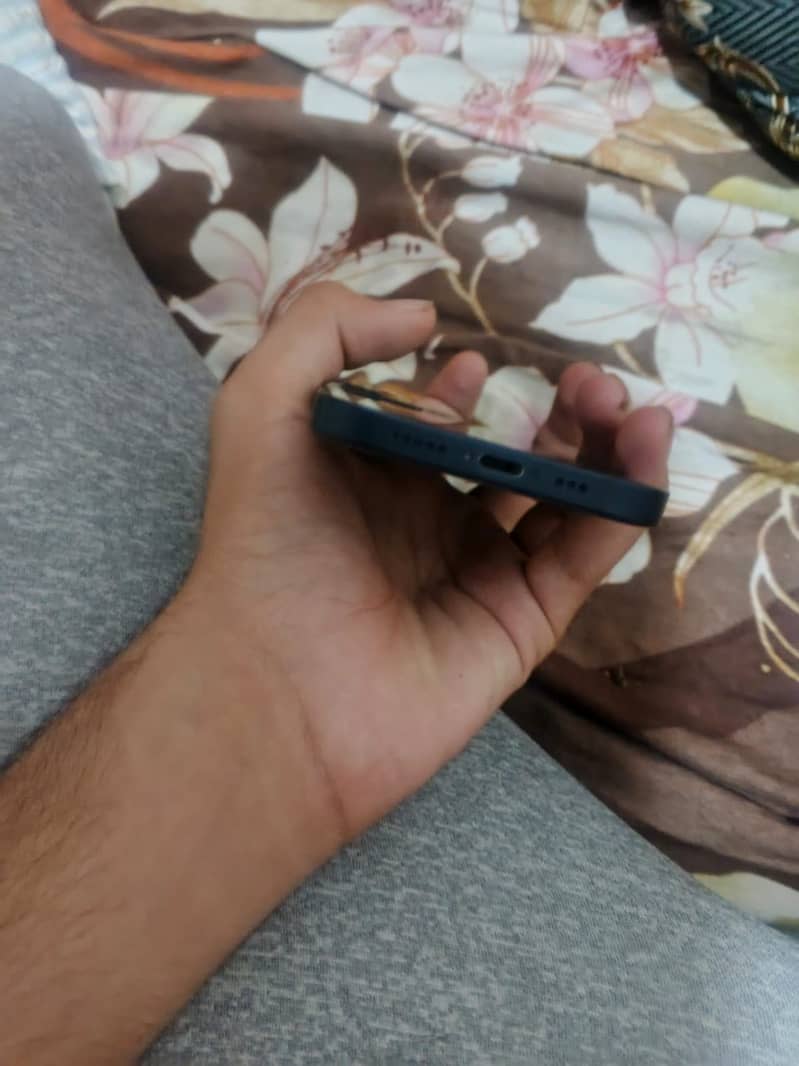 Apple iPhone 12 2