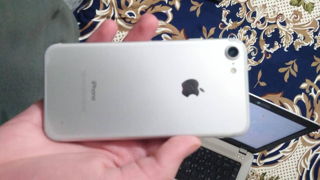 Apple iPhone 7 6
