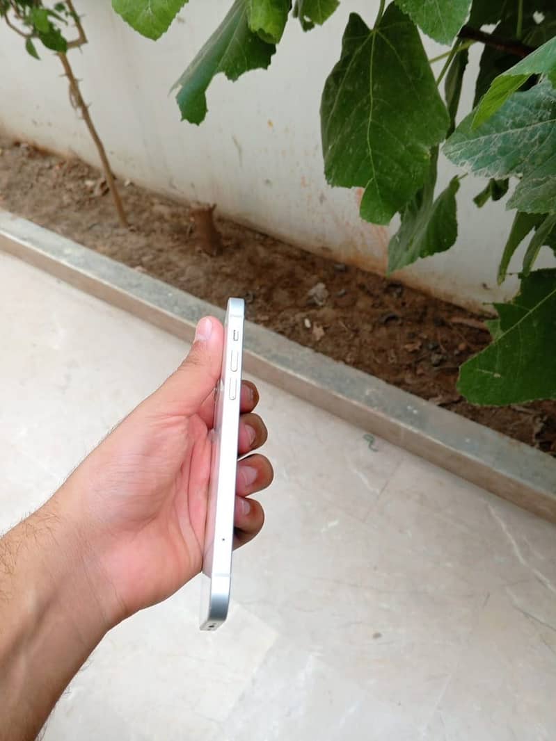 Apple iPhone 12 0