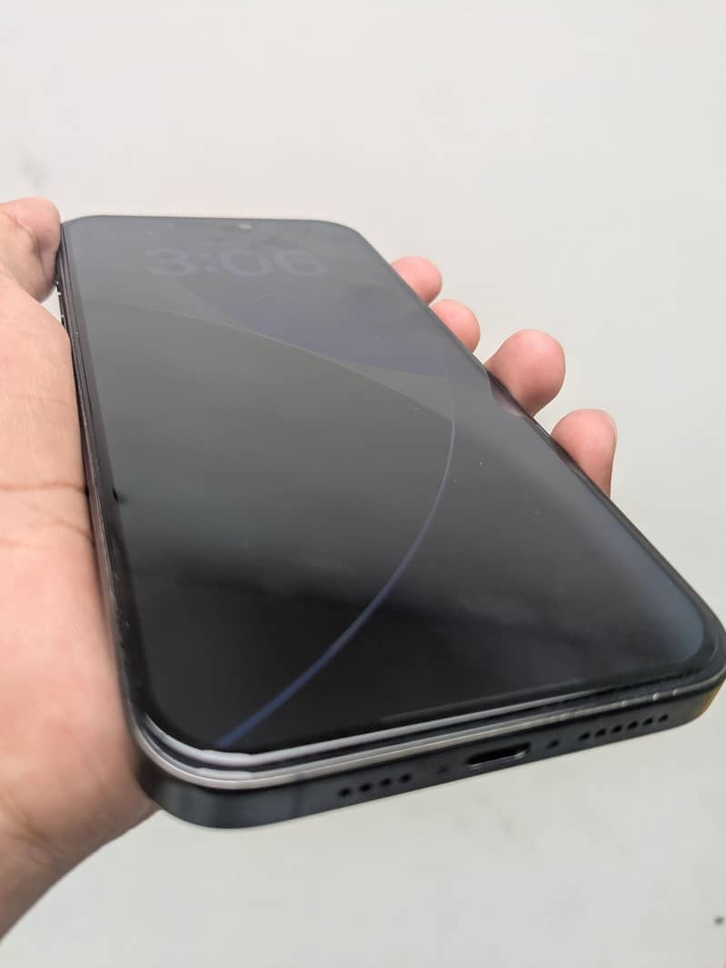 Apple iPhone 15 Pro Max 2