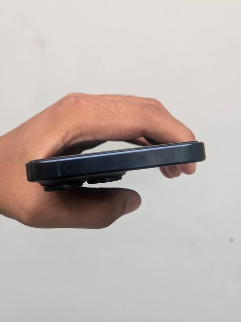 Apple iPhone 15 Pro Max 6