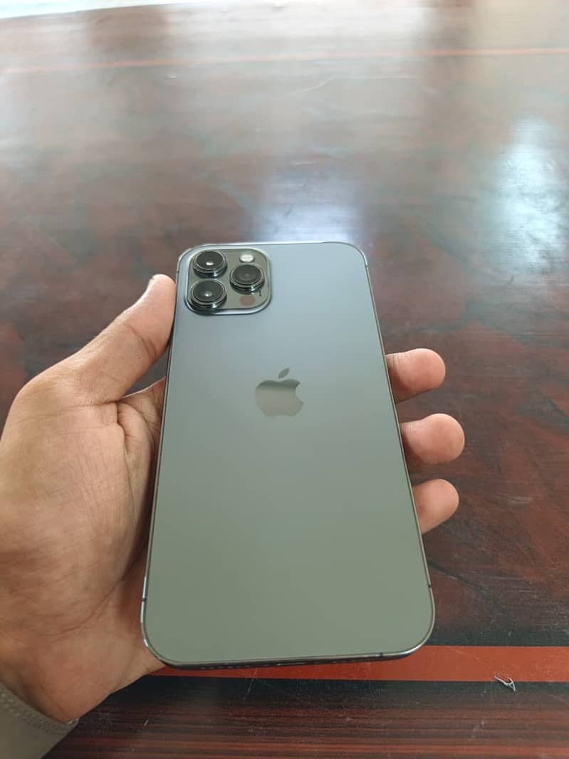 IPhone 12 Pro Max 4