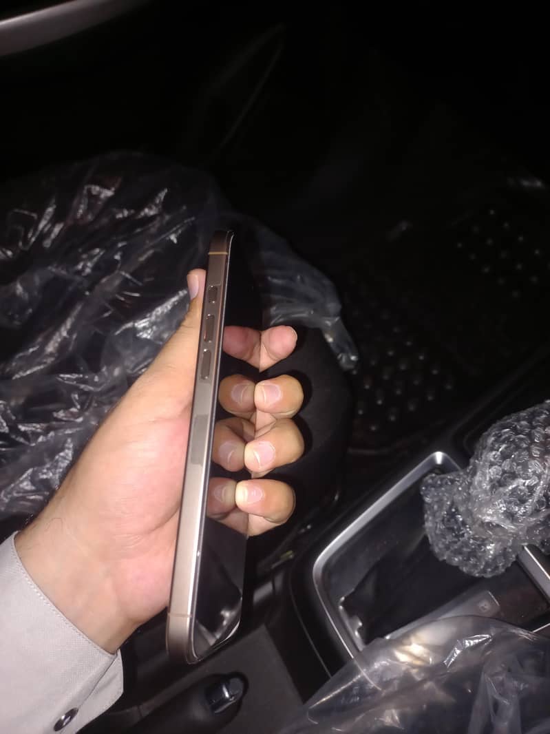 iphone 16 pro max jv 2