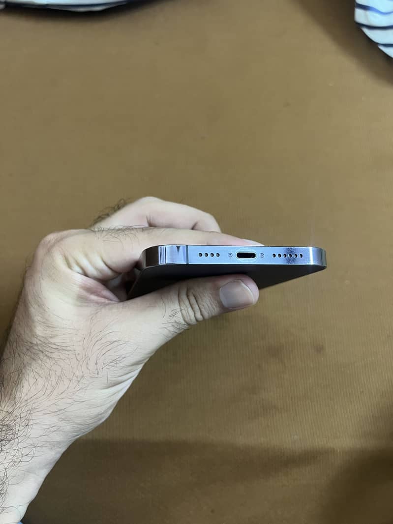 Apple iPhone 14 Pro Max 4
