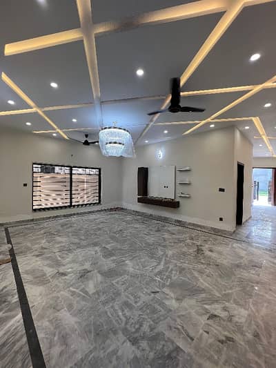1 KANAL BRAND NEW UPPER PORTION FOR RENT