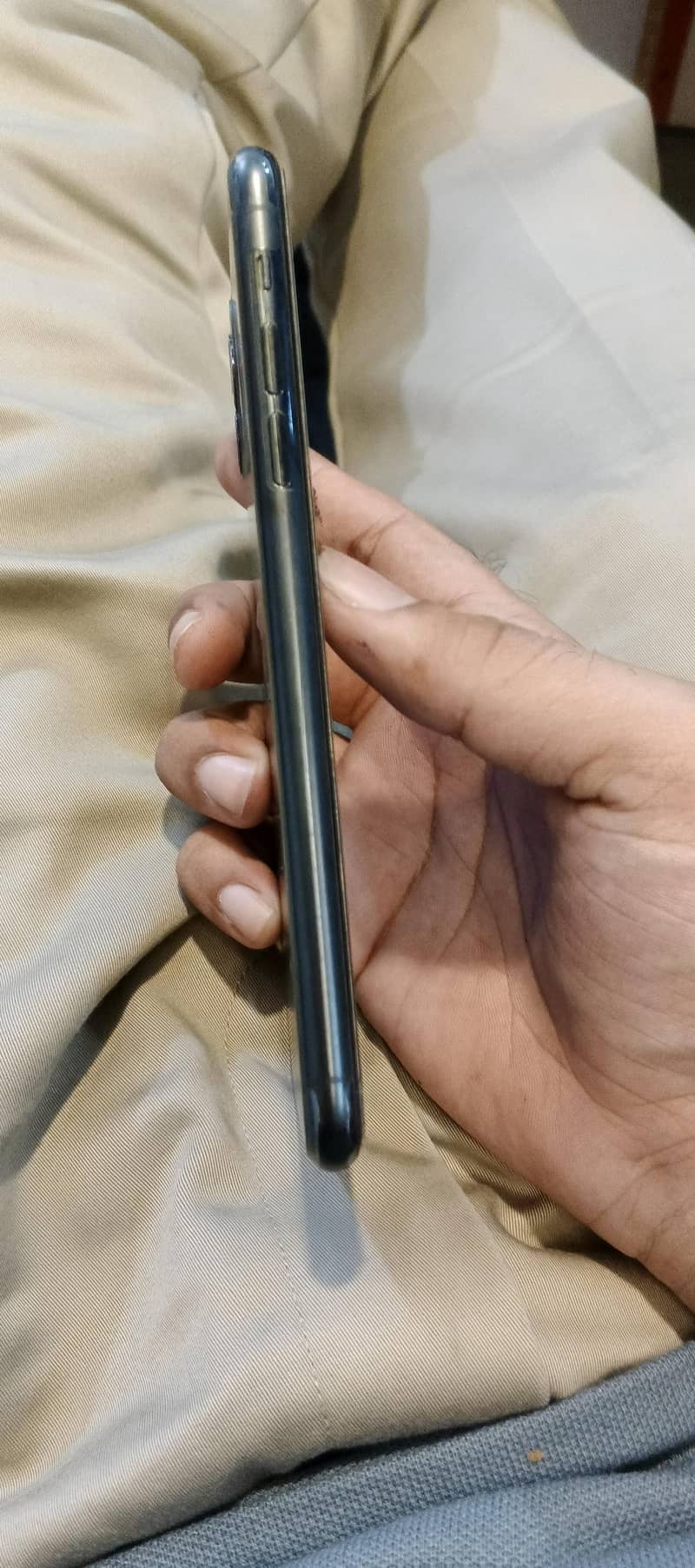 Apple iPhone 11 Pro Max 2
