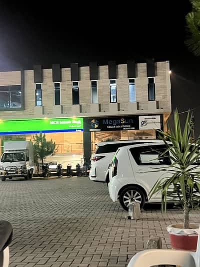660 sq ft commercial shop for rent with all basic needs at reasonable demand for fast food and restaurant