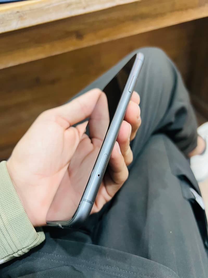 Apple iPhone 11 2