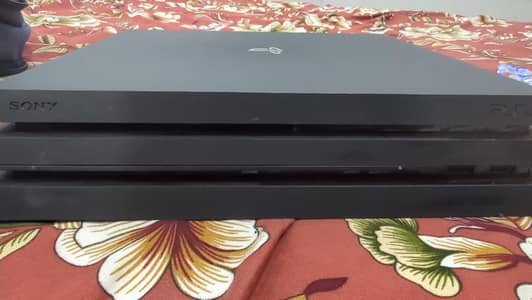 PS4 PRO 1TB  CUH-7106B