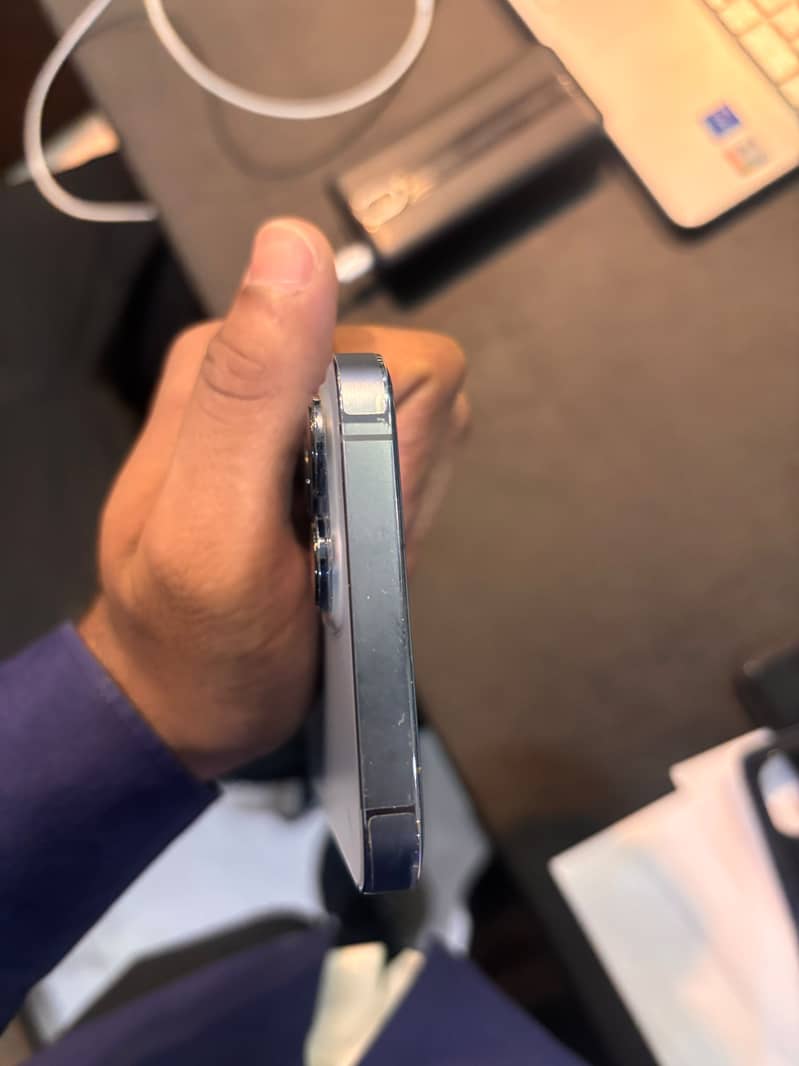 Apple iPhone 13 Pro Max 5