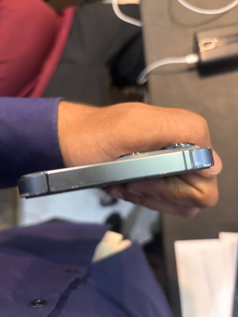 Apple iPhone 13 Pro Max 6