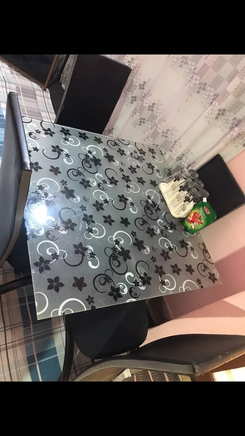 Dining table with 4 chairs 0