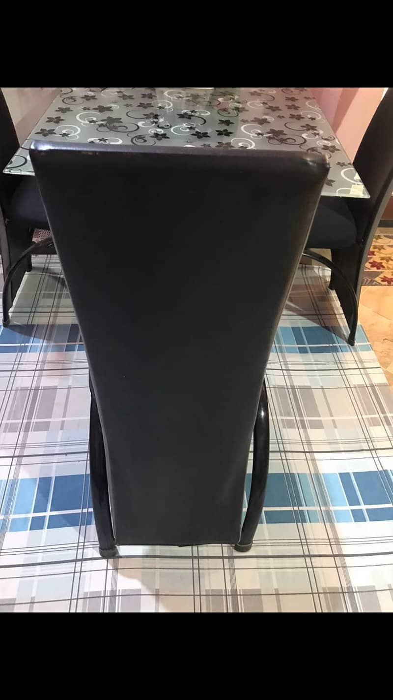 Dining table with 4 chairs 1