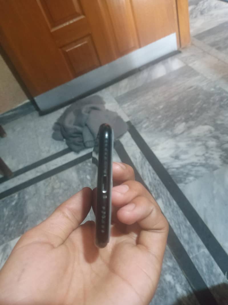 Apple iPhone 7 0