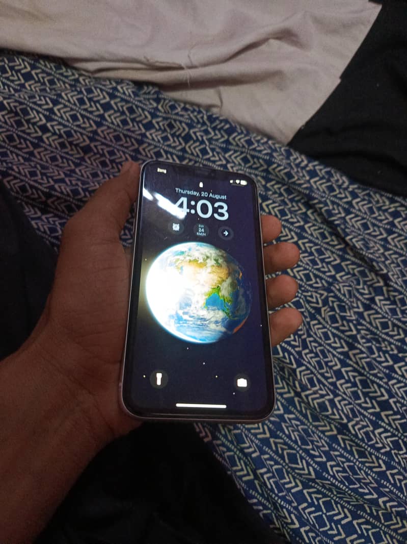 Apple iPhone 11 0