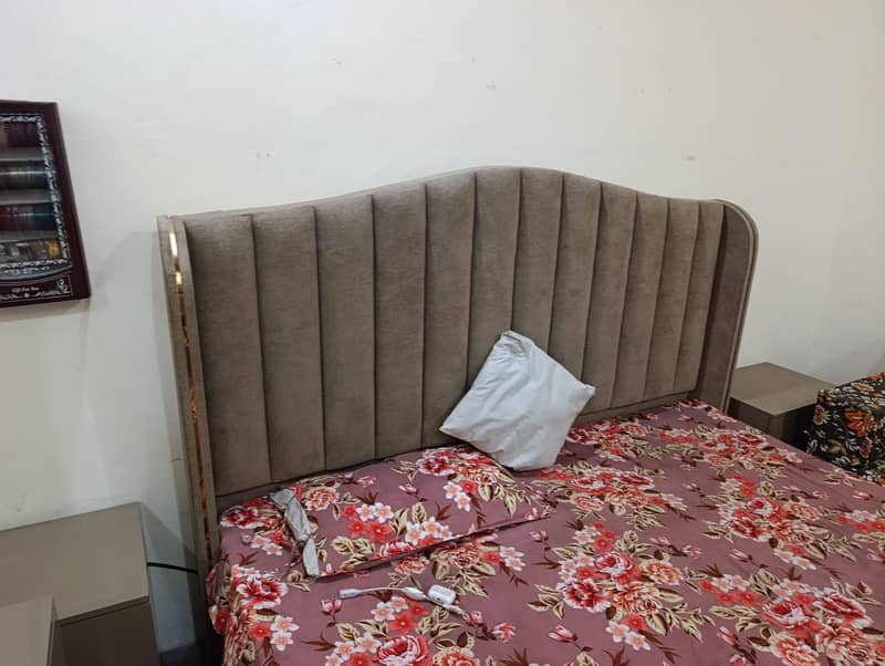 Bed side table or dressing with mirror 1