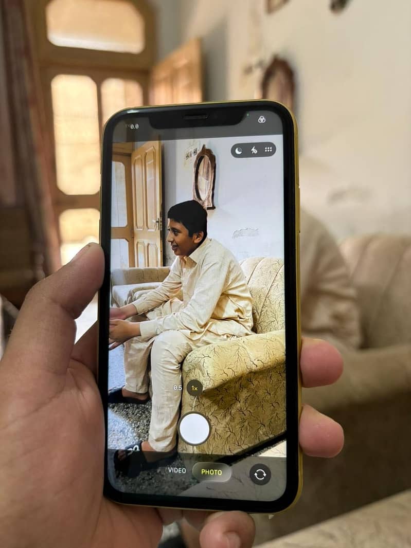 Apple iPhone 11 4