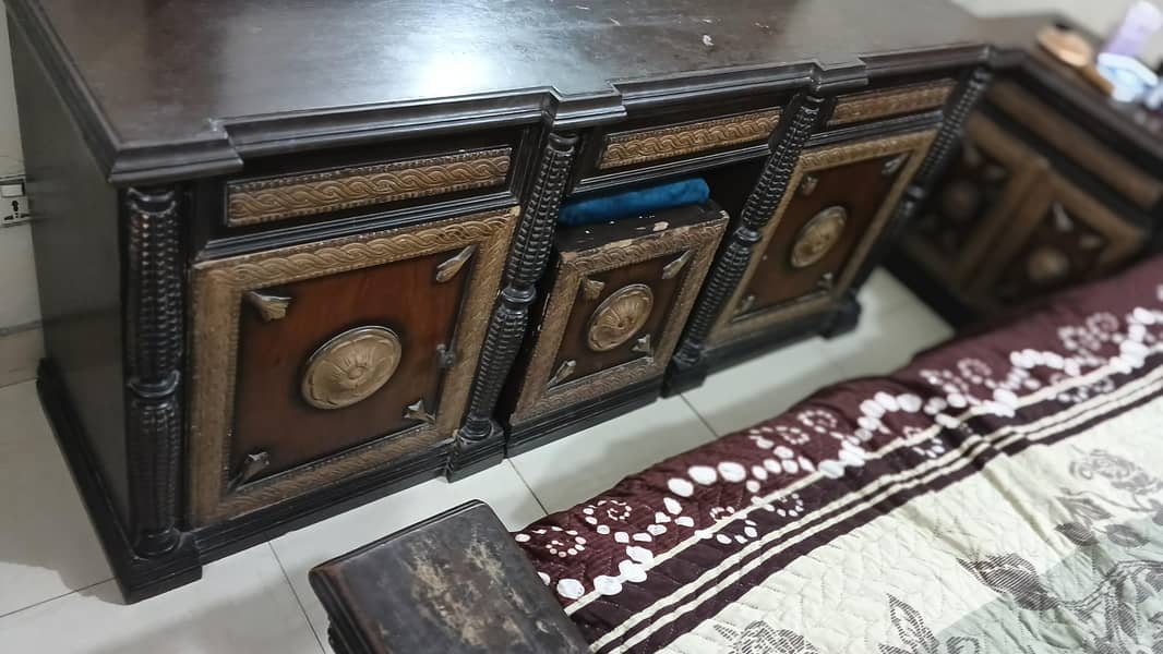 Solid Wood King Size Bed Set 0