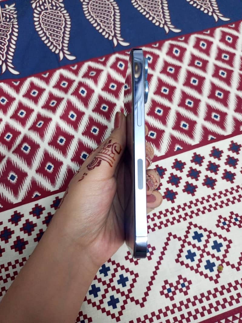 Apple iPhone 13 Pro 2