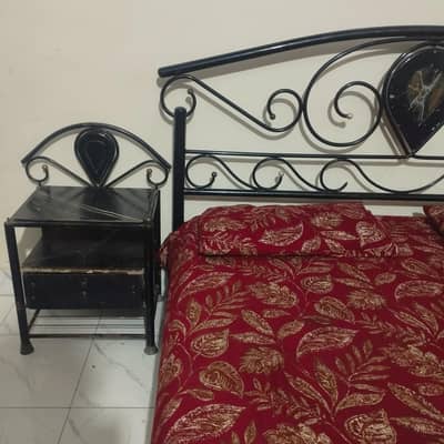 iron black bed