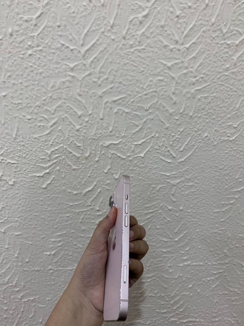 Apple iPhone 13 2