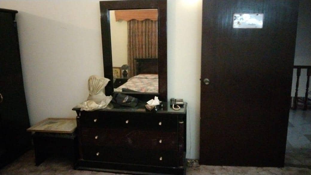 Dressing table 0