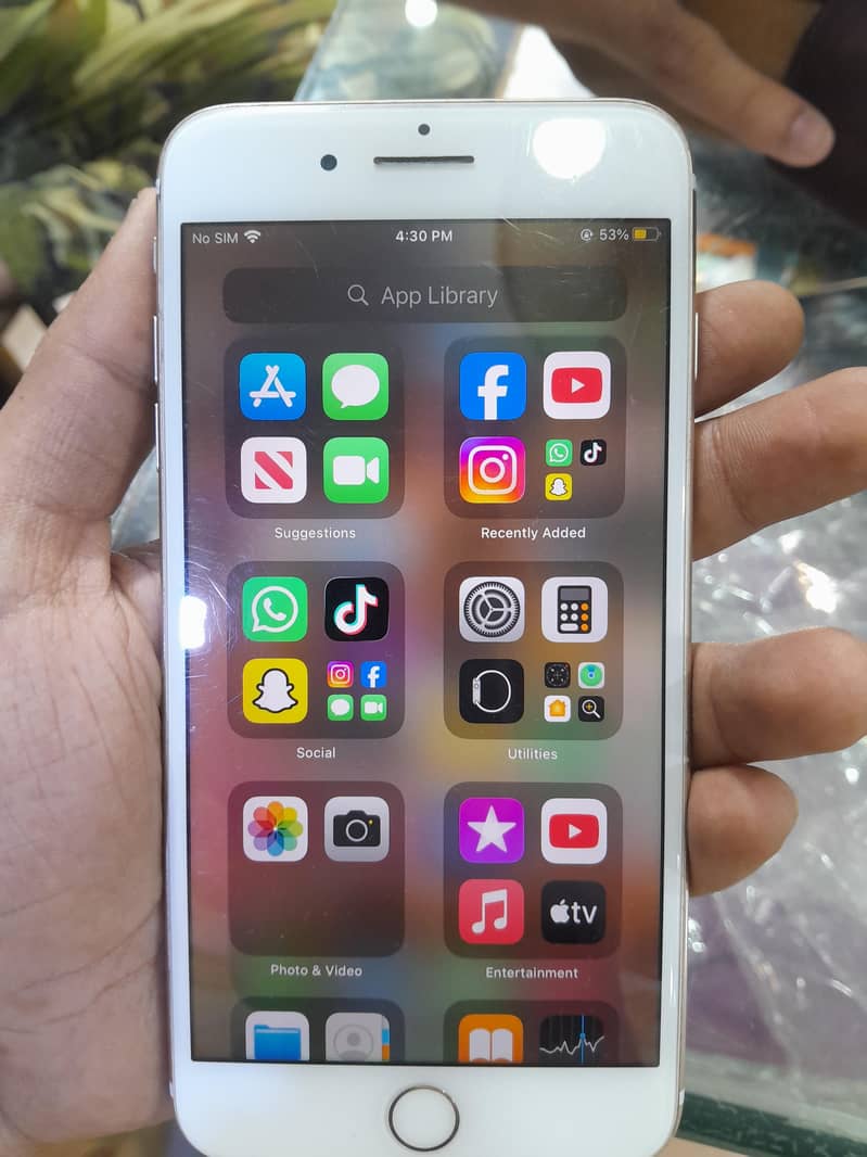 Apple iPhone 7 Plus 1