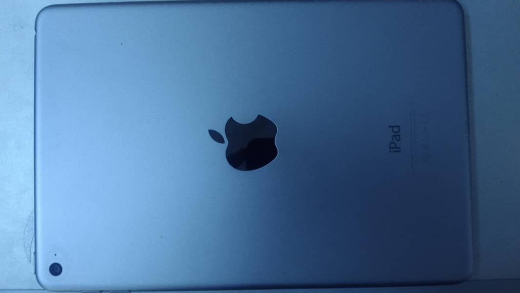 Ipad mini 4 16 gb (negotiable) 0