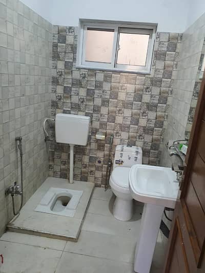 10marla 3beds DD TV lounge kitchen attached baths neat clean like brand new house upper portion for rent in G 13 2 islamabad