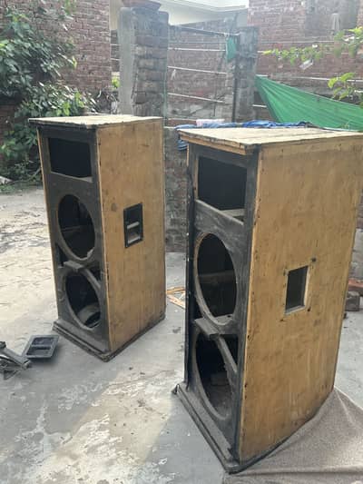Double 15 ka speaker ki size ki body