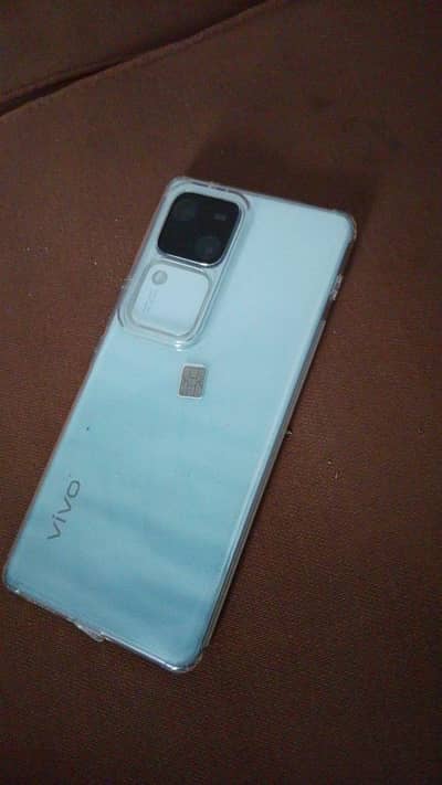 Vivo V30