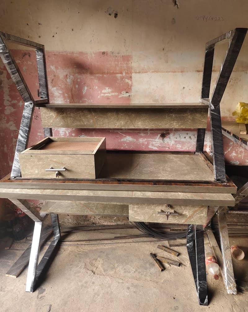 Office k frame table 1