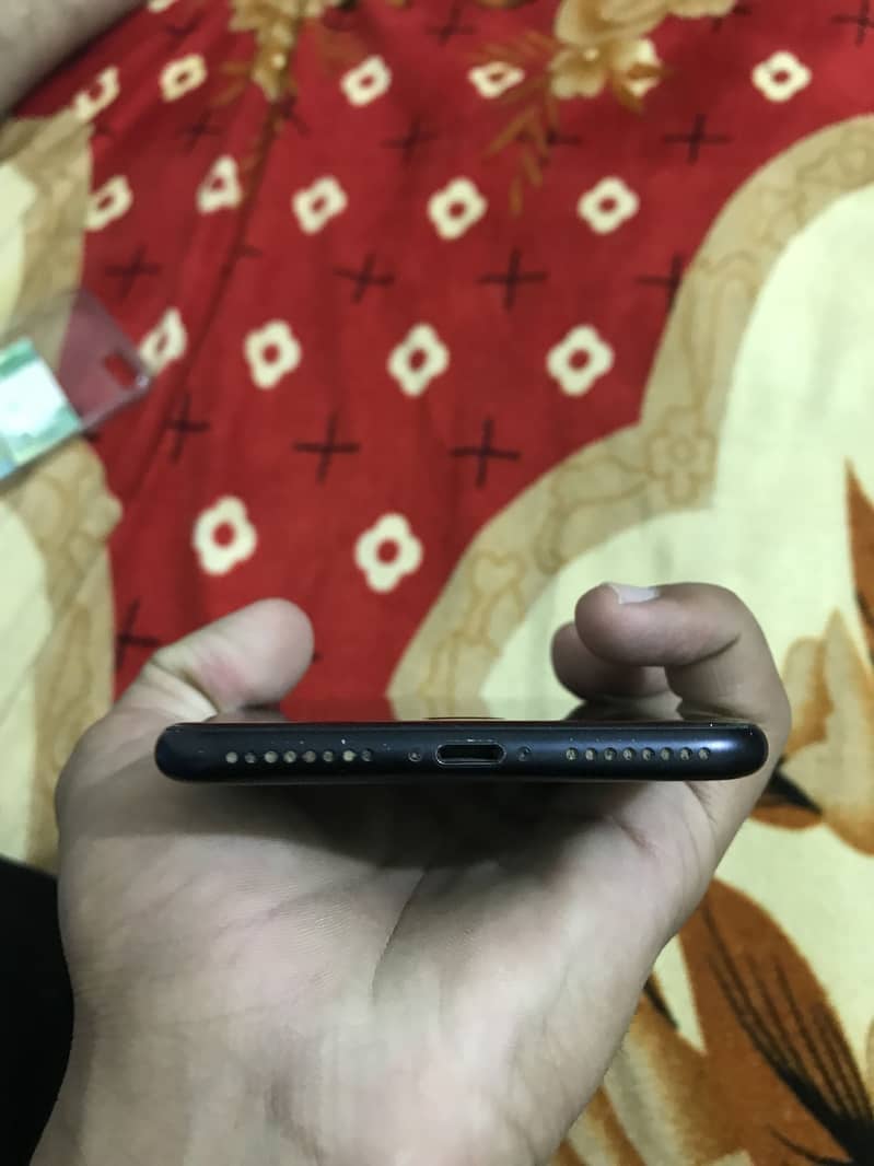 Apple iPhone 7 Plus 3