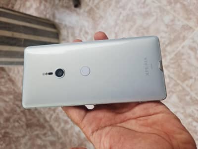 Sony Xperia XZ3 – Silver White Color