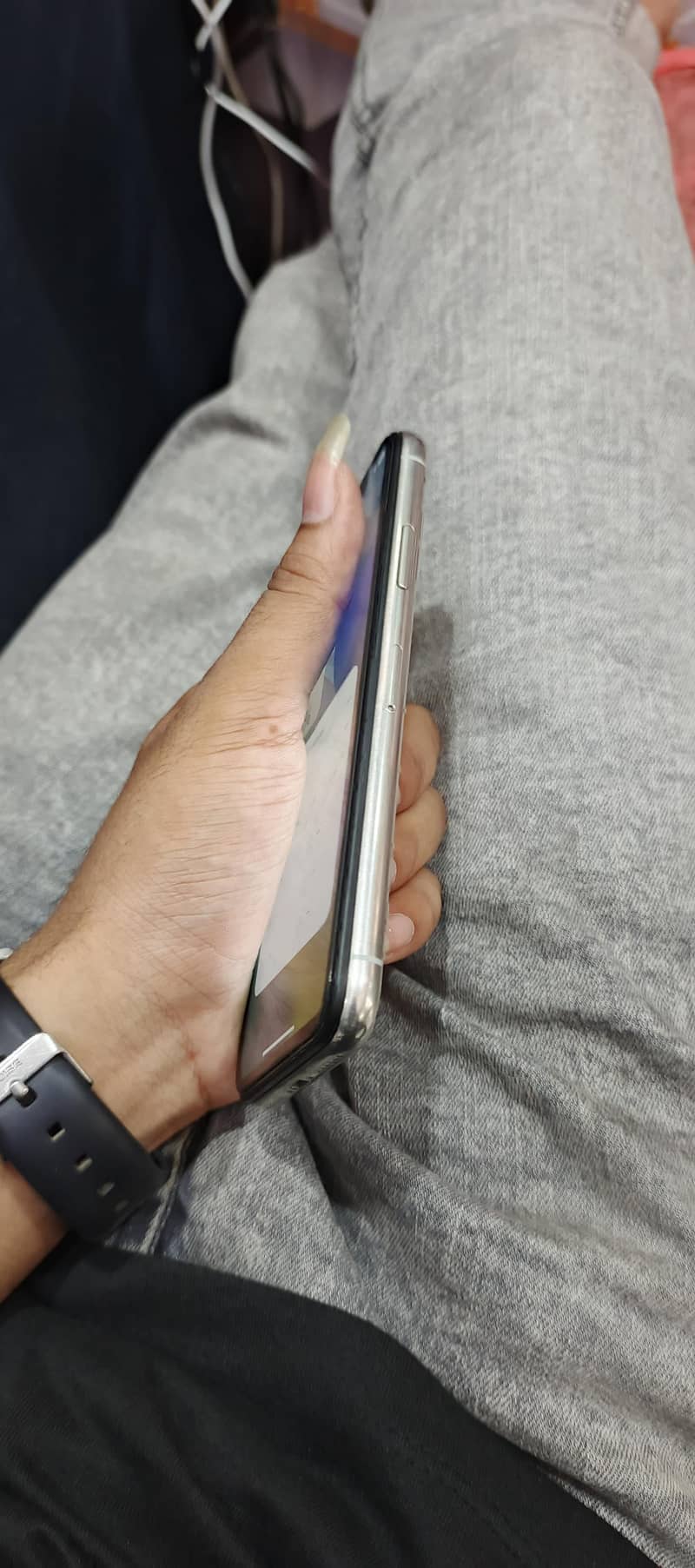 Apple iPhone X 4