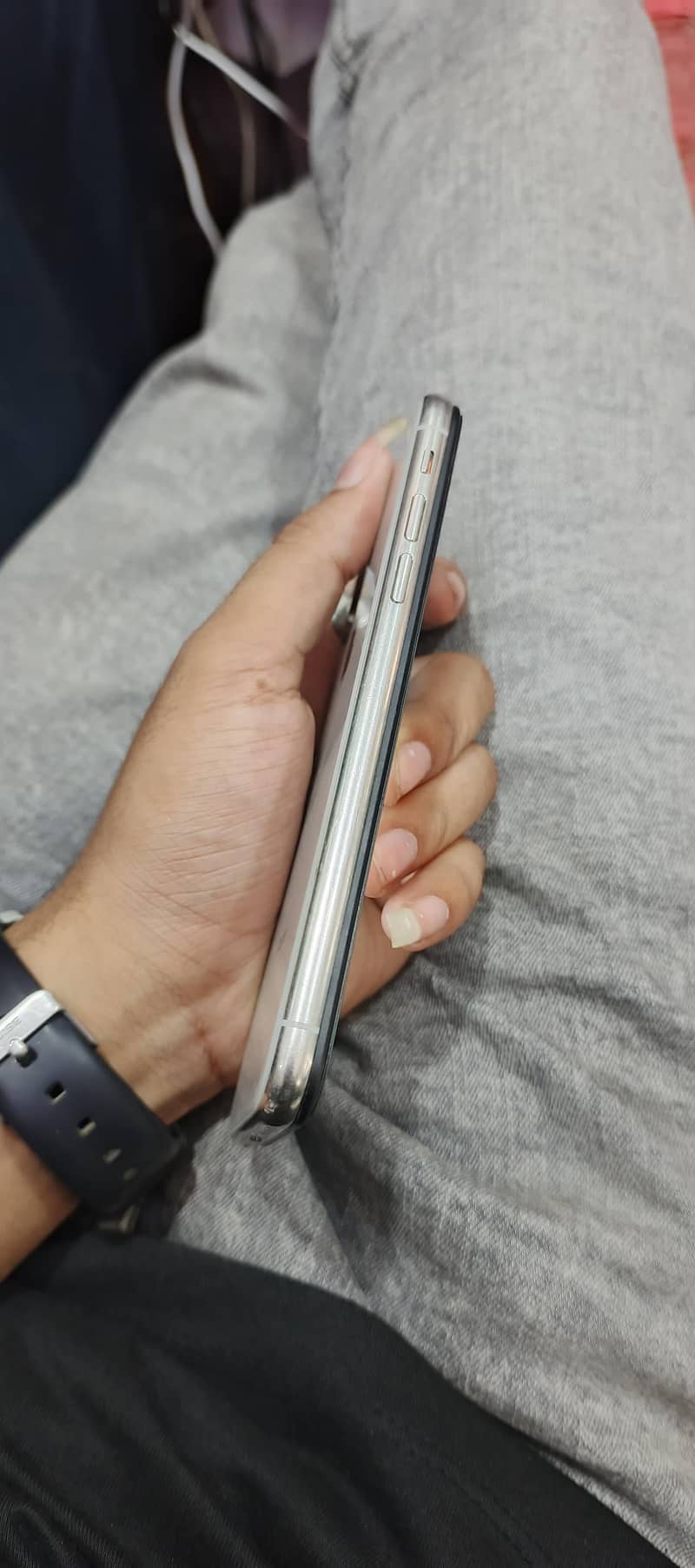 Apple iPhone X 6
