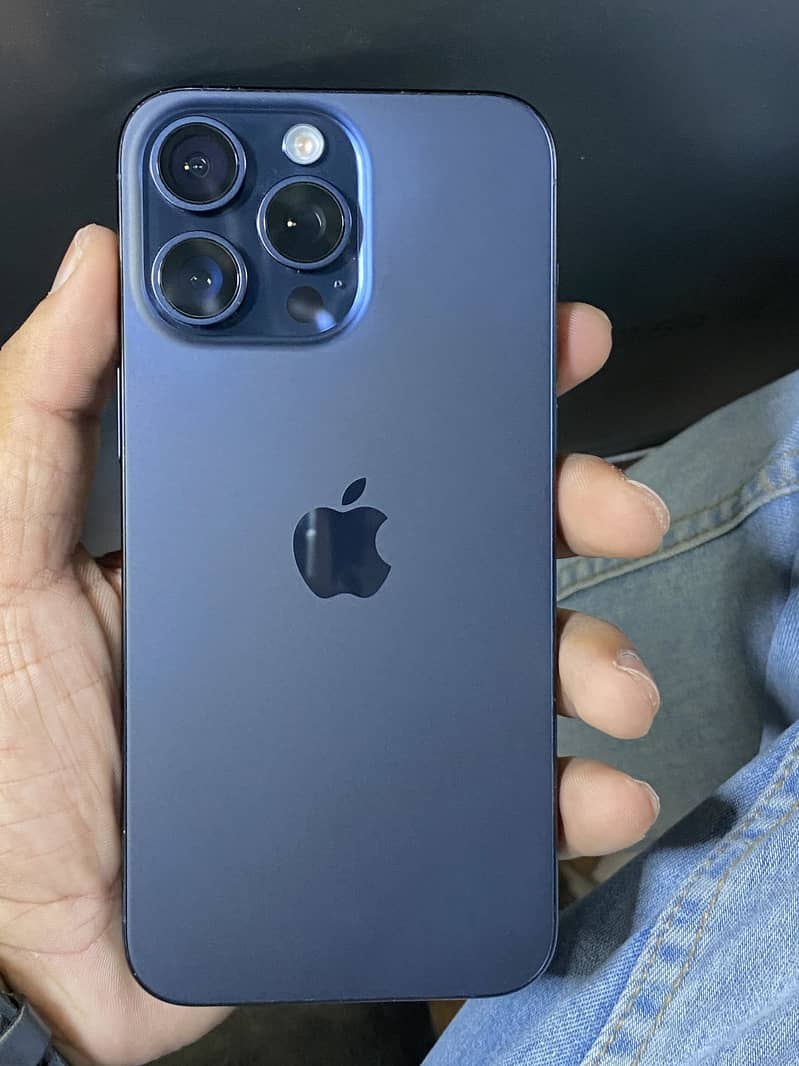 Apple iPhone 15 Pro Max 1