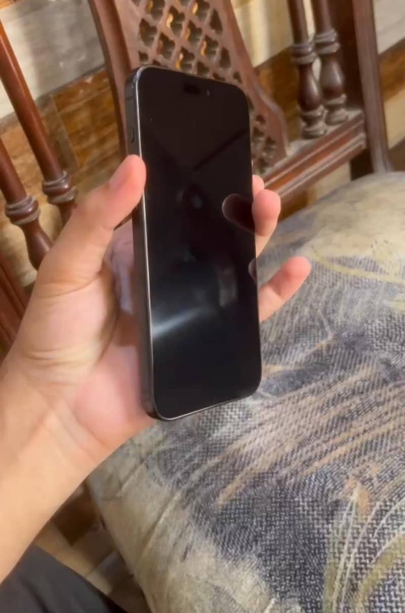 Apple iPhone 15 Pro Max 3