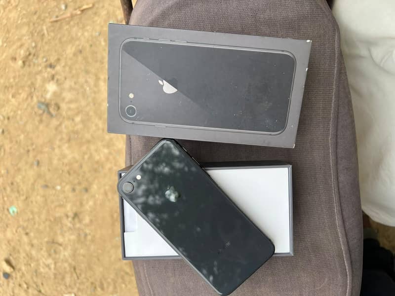 Apple iPhone 8 4