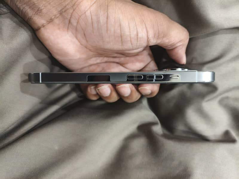 Apple iPhone 14 Pro 1