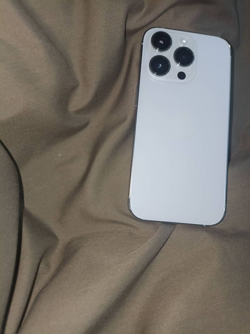 Apple iPhone 14 Pro 3