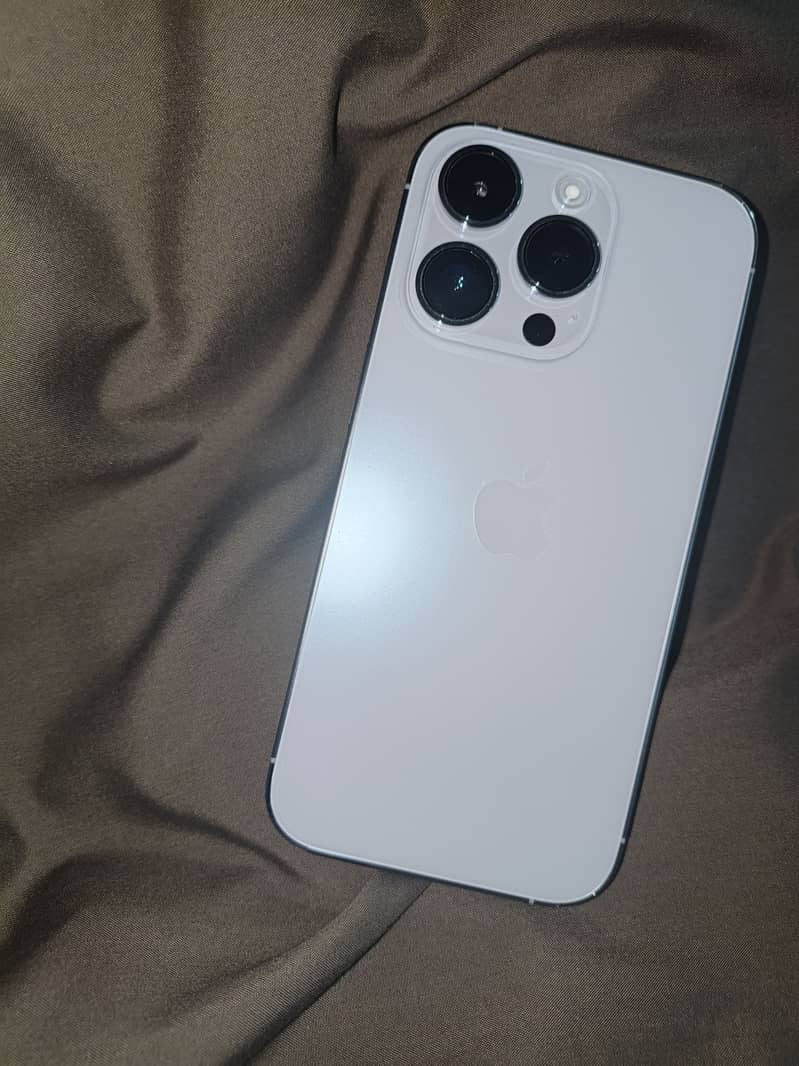 Apple iPhone 14 Pro 4