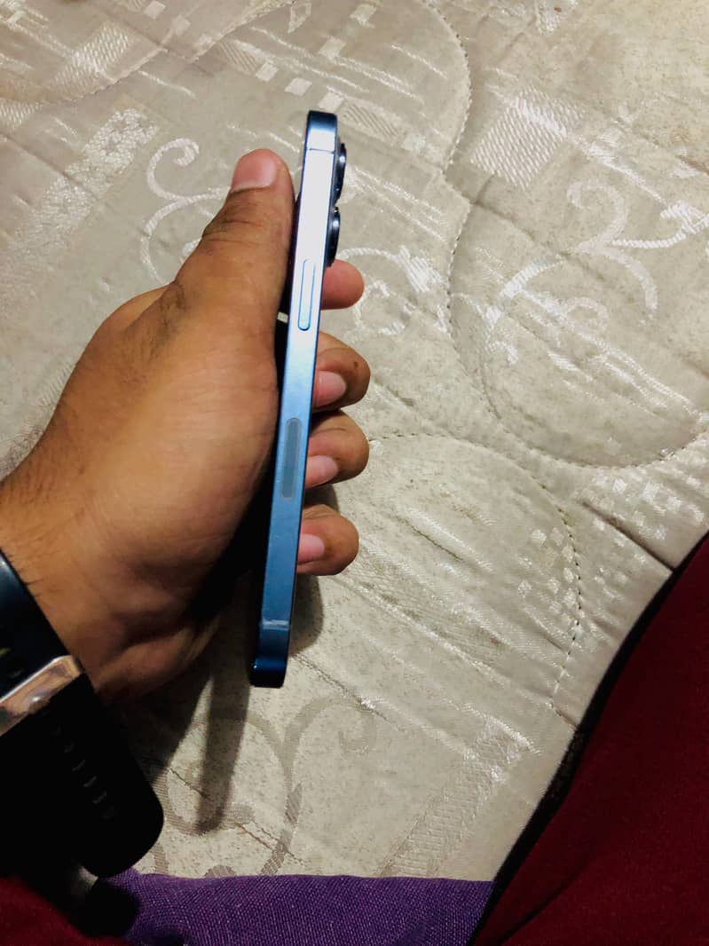 Apple iPhone 13 Pro 2