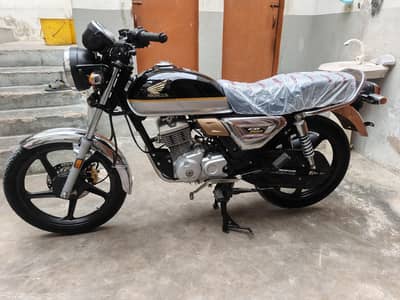 Honda CG150 model 2026 ka 7 month unregistered 1885 km chali ha