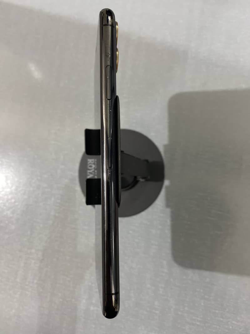 Apple iPhone 11 Pro Max 3
