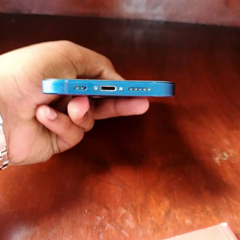 Apple iPhone 12 3