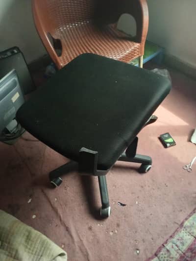 Office Study Table with chairs – Good Condition