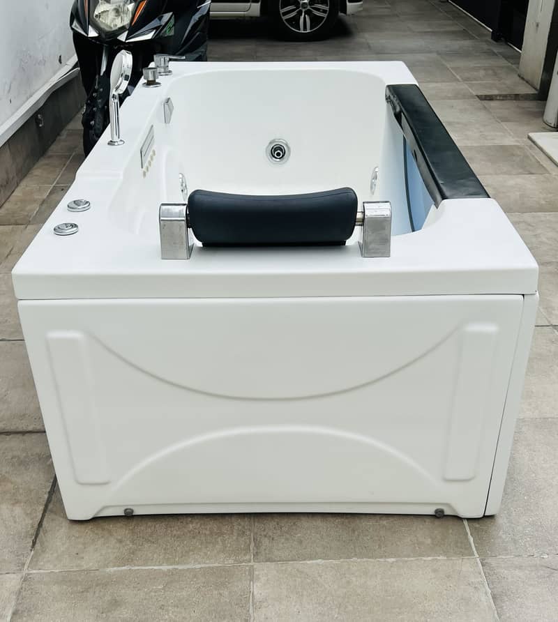 Jacuzzi BathTub full Functionality 3