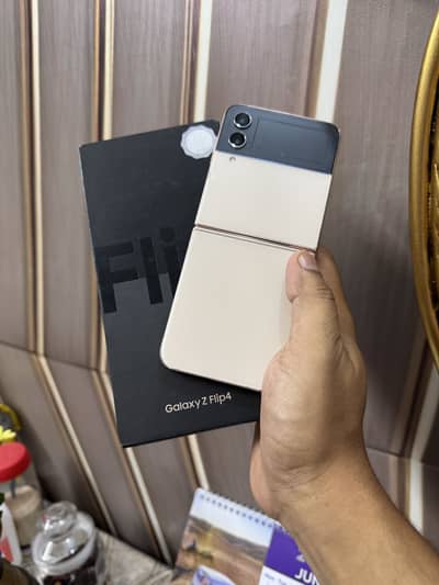 Samsung Z Flip 4 Official Pta Approved 512gb read ad