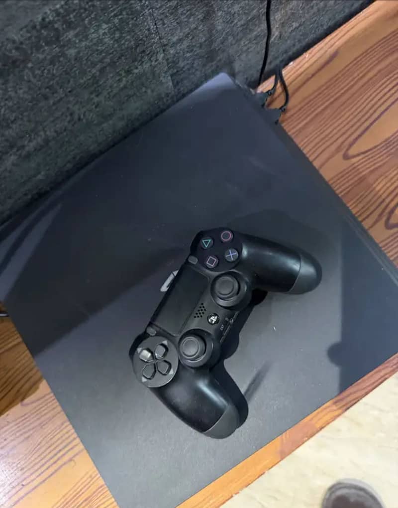 PS4 Pro 1Tb Jailbroken 0